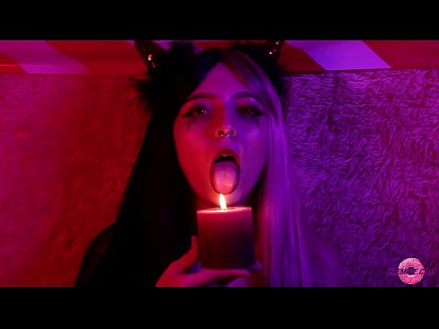 ❤️ Ástríðufullt blowjob frá Sexy Succubus með munnfyllingu Klám hjá okkur